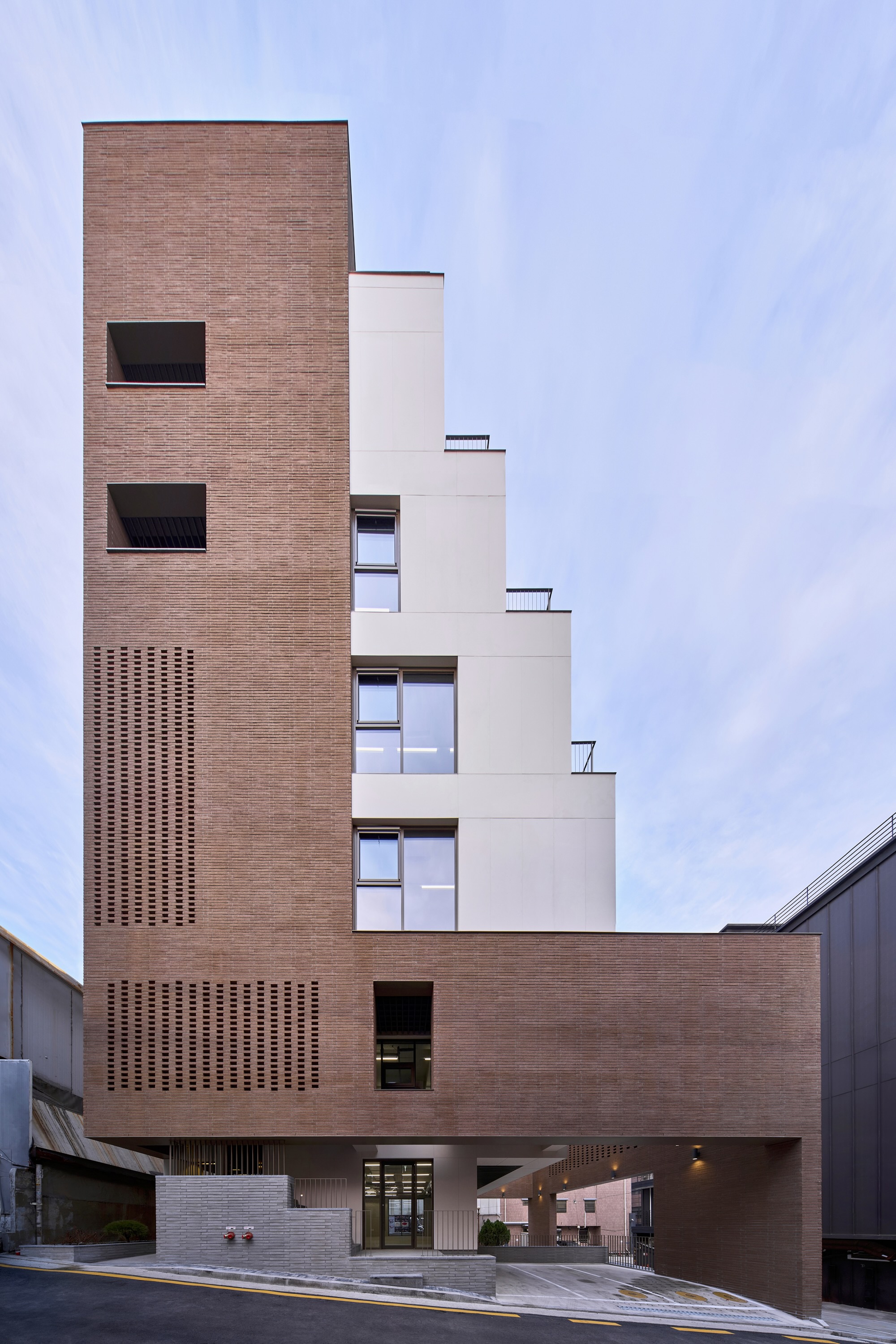 Seocho Staircase Neighborhood Living Facilities / mlnp architects-30