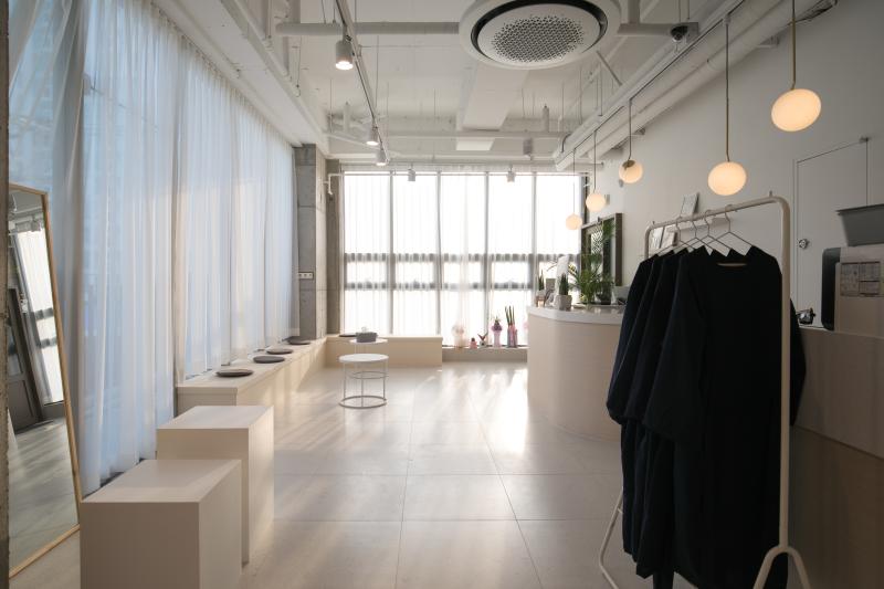 32 平米极简美容室设计，打造温馨治愈空间-7