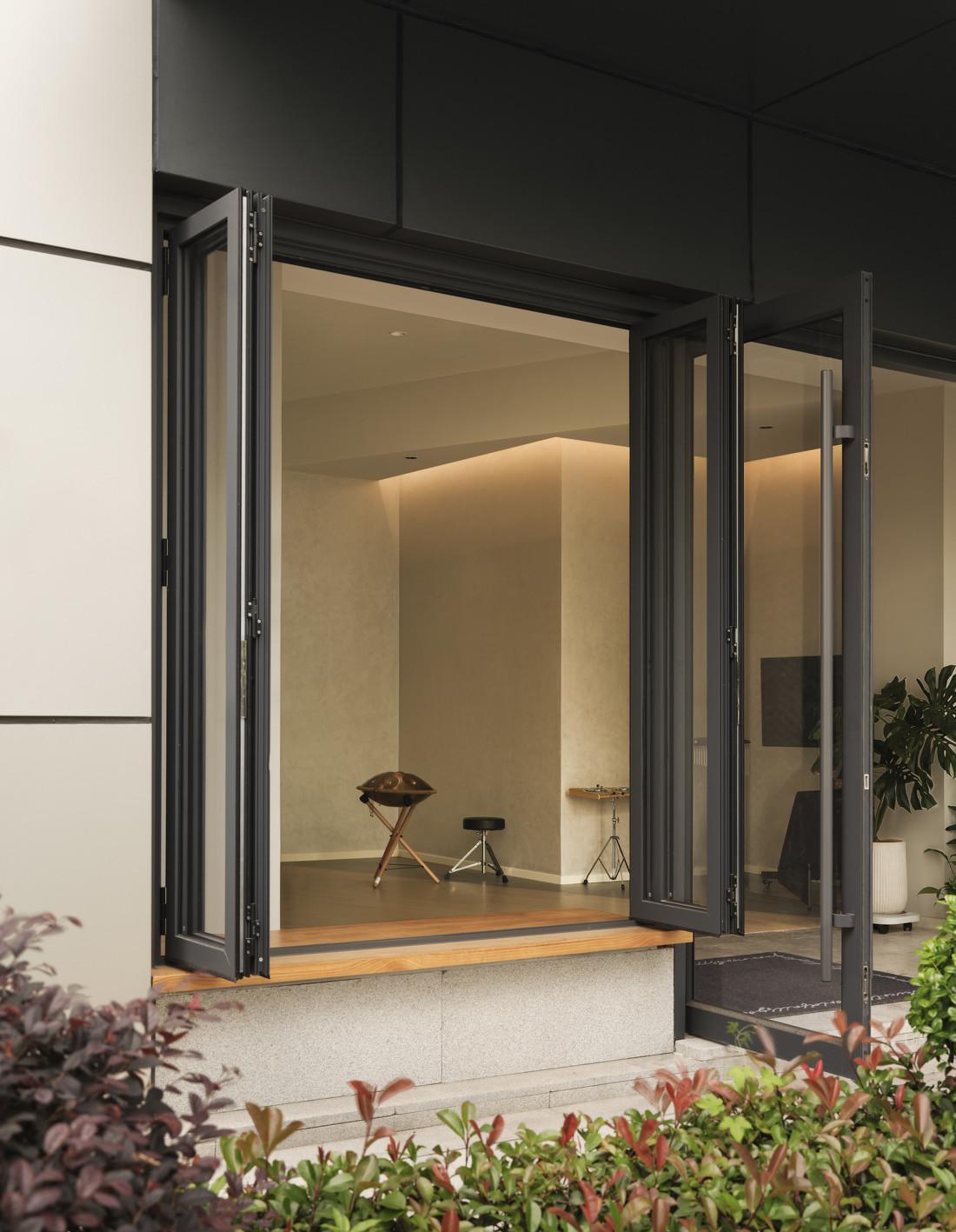 以平面旋转回应声音与空间秩序-79