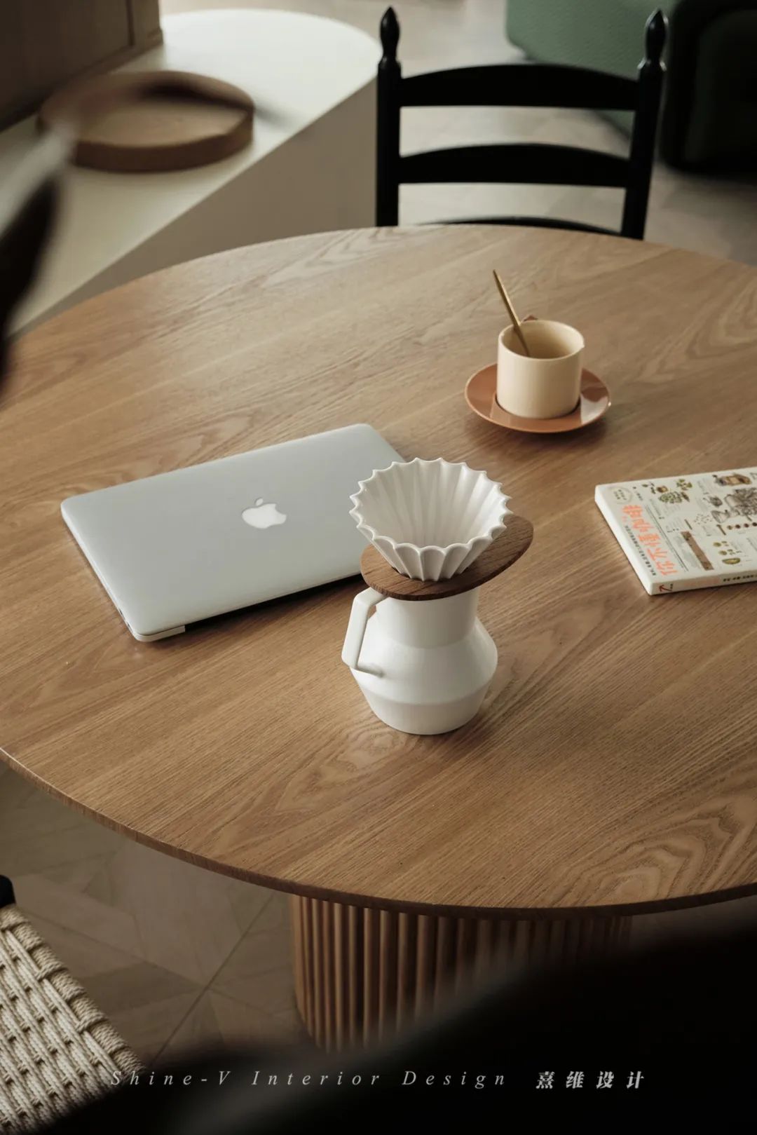 悦己 · 复古波浪吊顶咖啡厅之家丨中国南京丨熹维设计-25