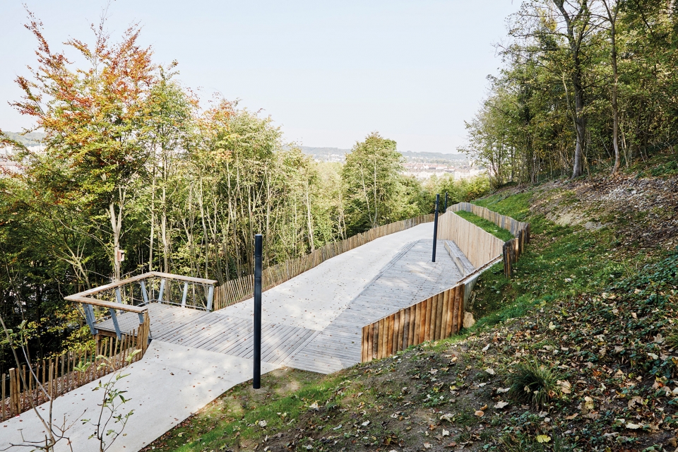 城市坡道 | 连接克雷伊市中心的无障碍新路径-11