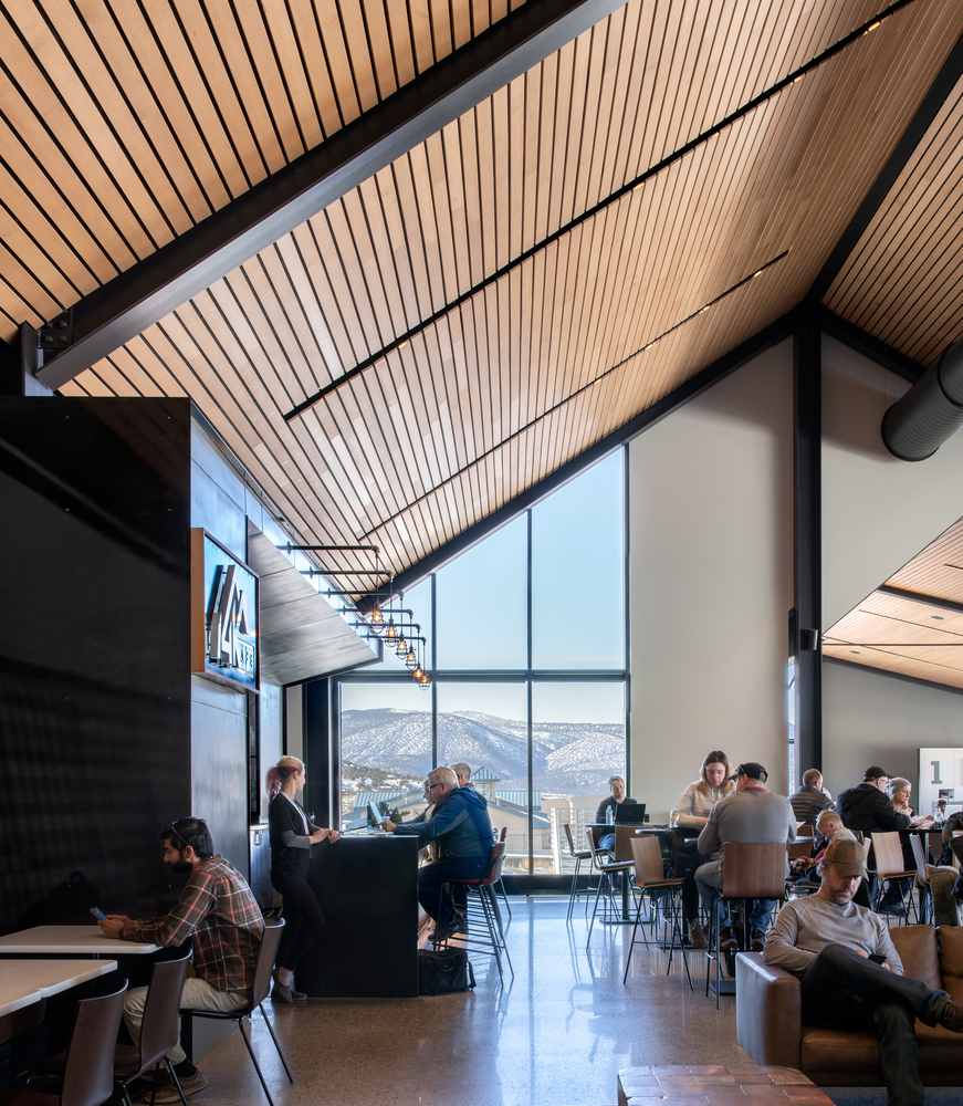 美国鹰县地区机场候机厅-28