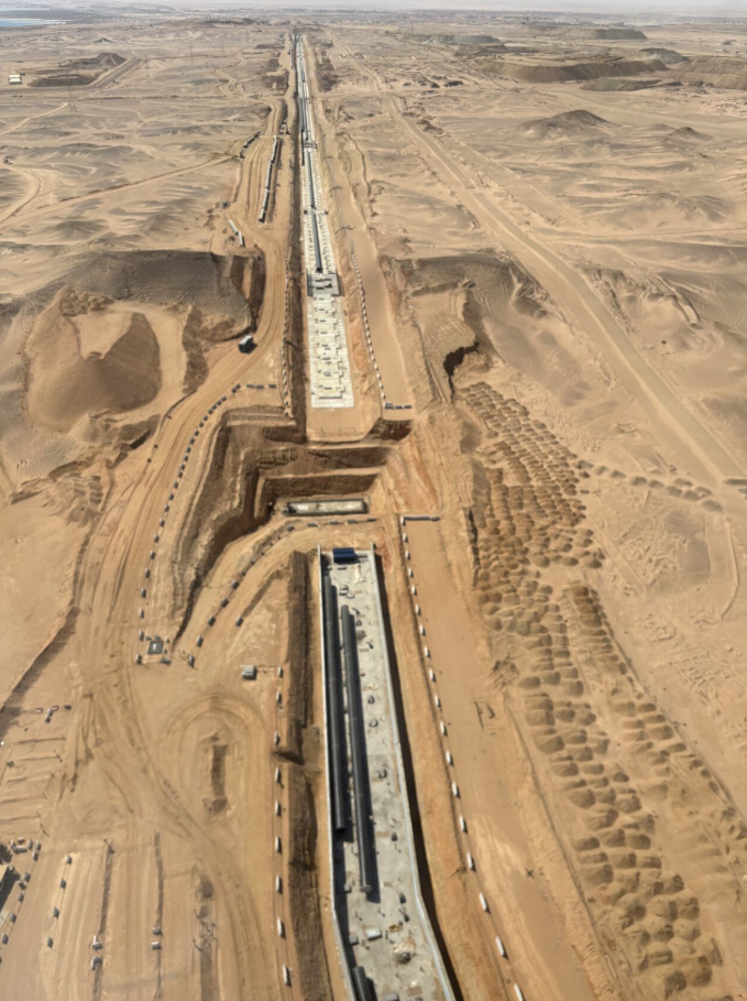 土豪沙特又出神作？450米高山里凿了个“倒立大楼”，进门先坐船钻山洞！网友：先等TheLine建成再说吧……-125