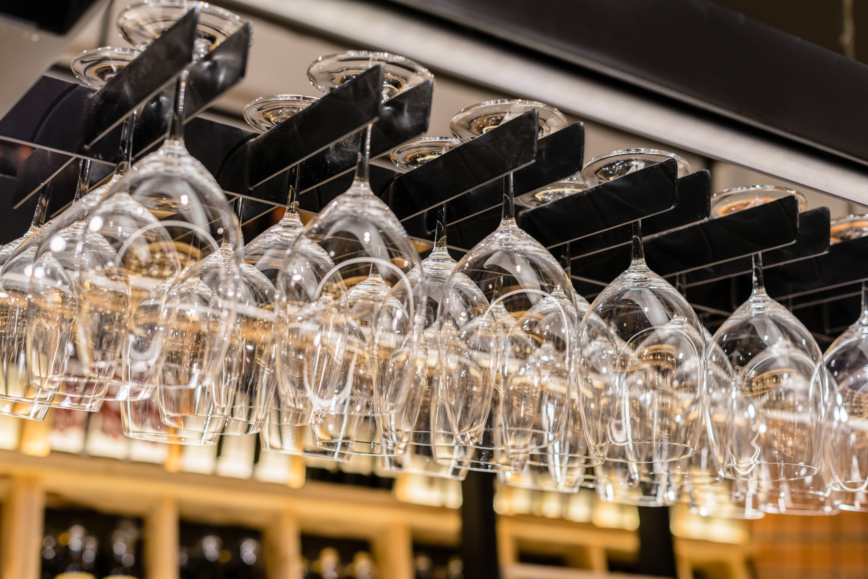 "La Mancha" 酒庄 | 木质温暖，打造随意品酒空间-18