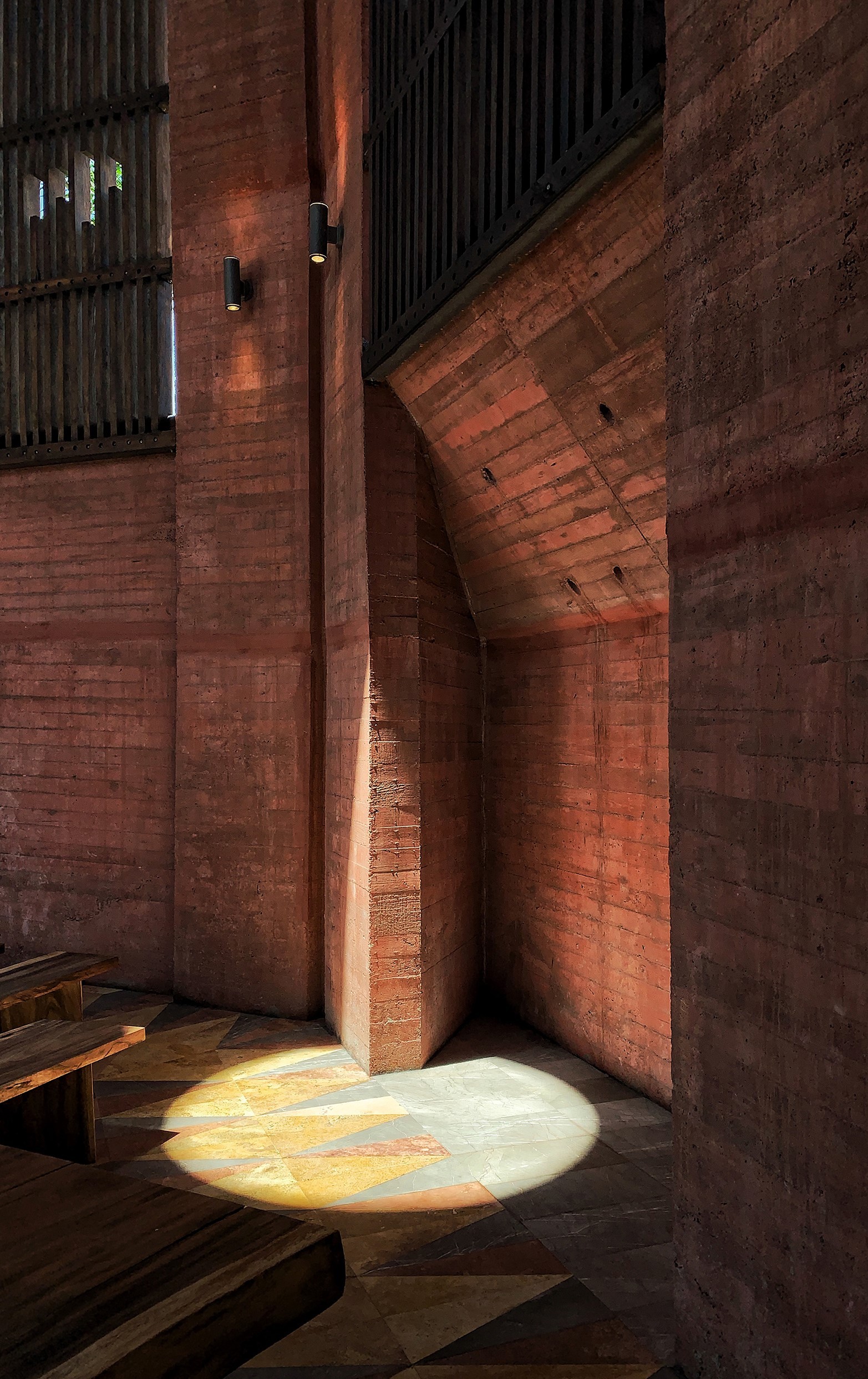 Capilla de la Santa Cruz / Taller de Arquitectura X / Alberto Kalach + Roberto Silva-24