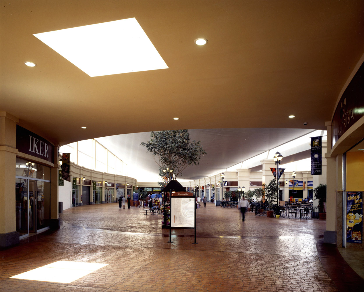 墨西哥 Centro San Miguel 购物商场设计-8