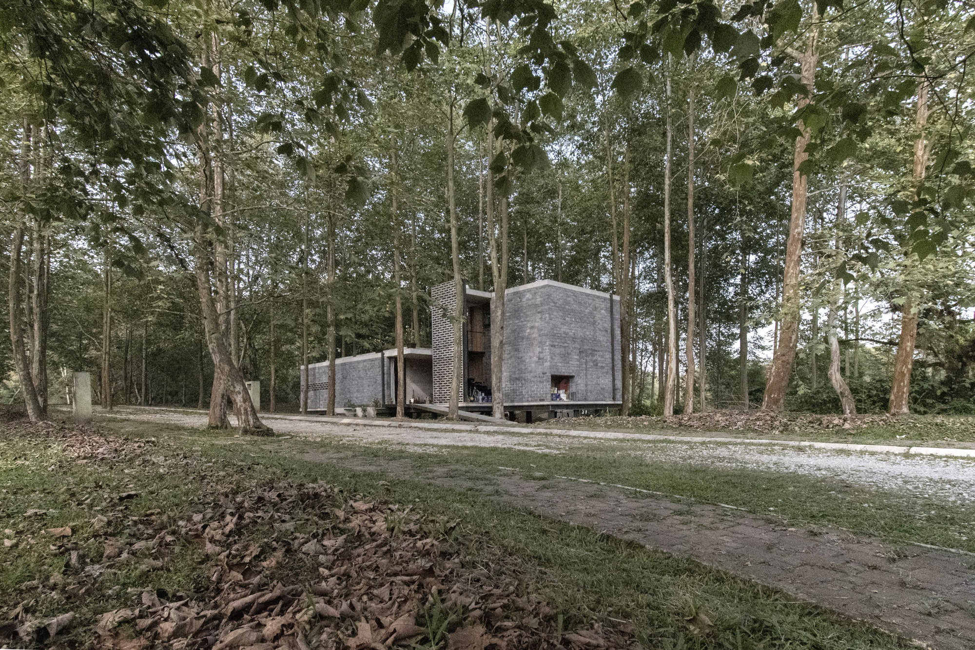 黑房子或黑色房屋丨墨西哥-18