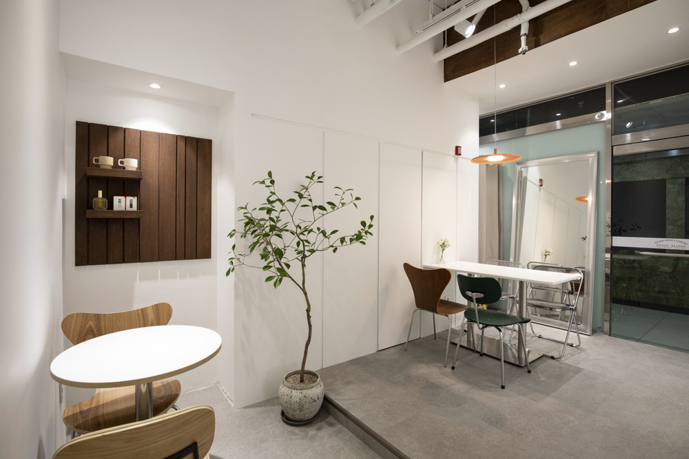 13 平米的精致诺克四季 | 白色与木色调的完美融合-7