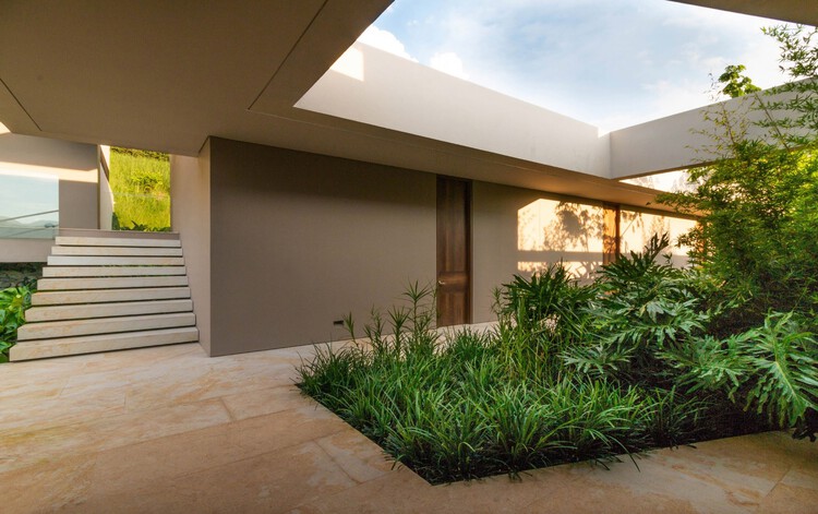 哥伦比亚房屋内部庭院设计-28