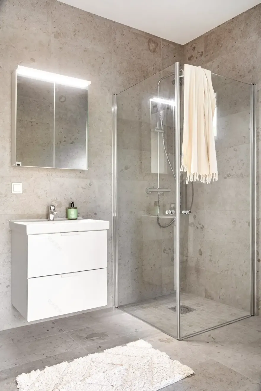 北欧简约风木质海滨别墅-13