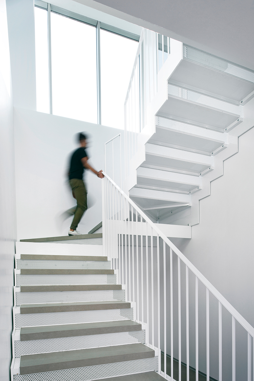 融合工业风与乡村景色的建筑佳作-26