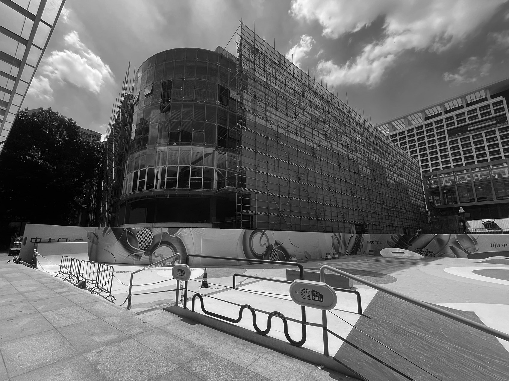 广州中大门「城市之丘THE HILLS」丨中国广州丨竖梁社悬亮子工作室-13