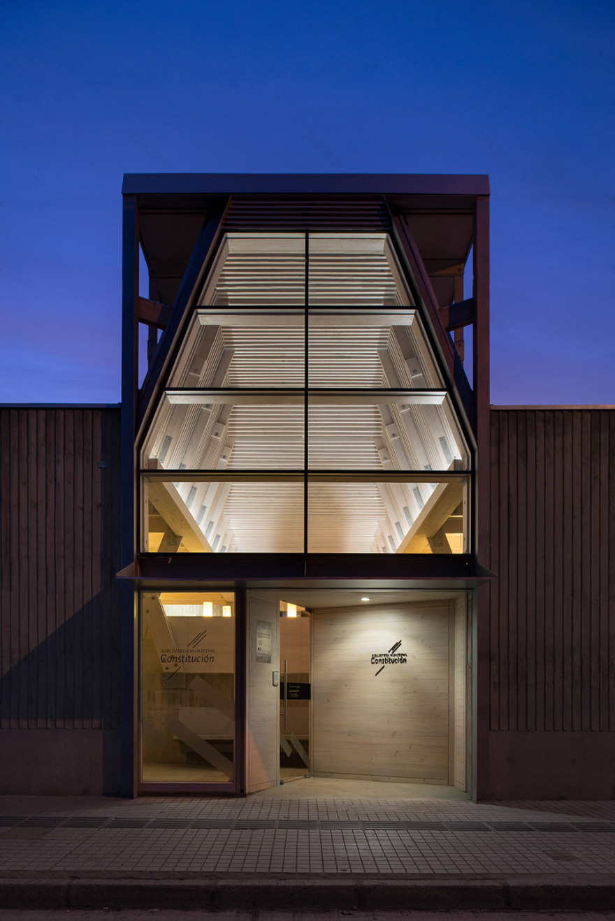 木结构图书馆,智利 / Sebastian Irarrázaval Arquitecto-18