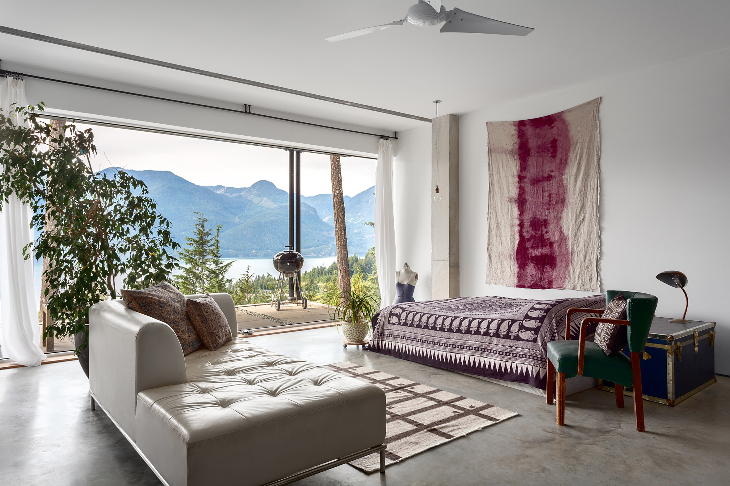 Hindu "science of architecture" used to arrange British Columbia house-17