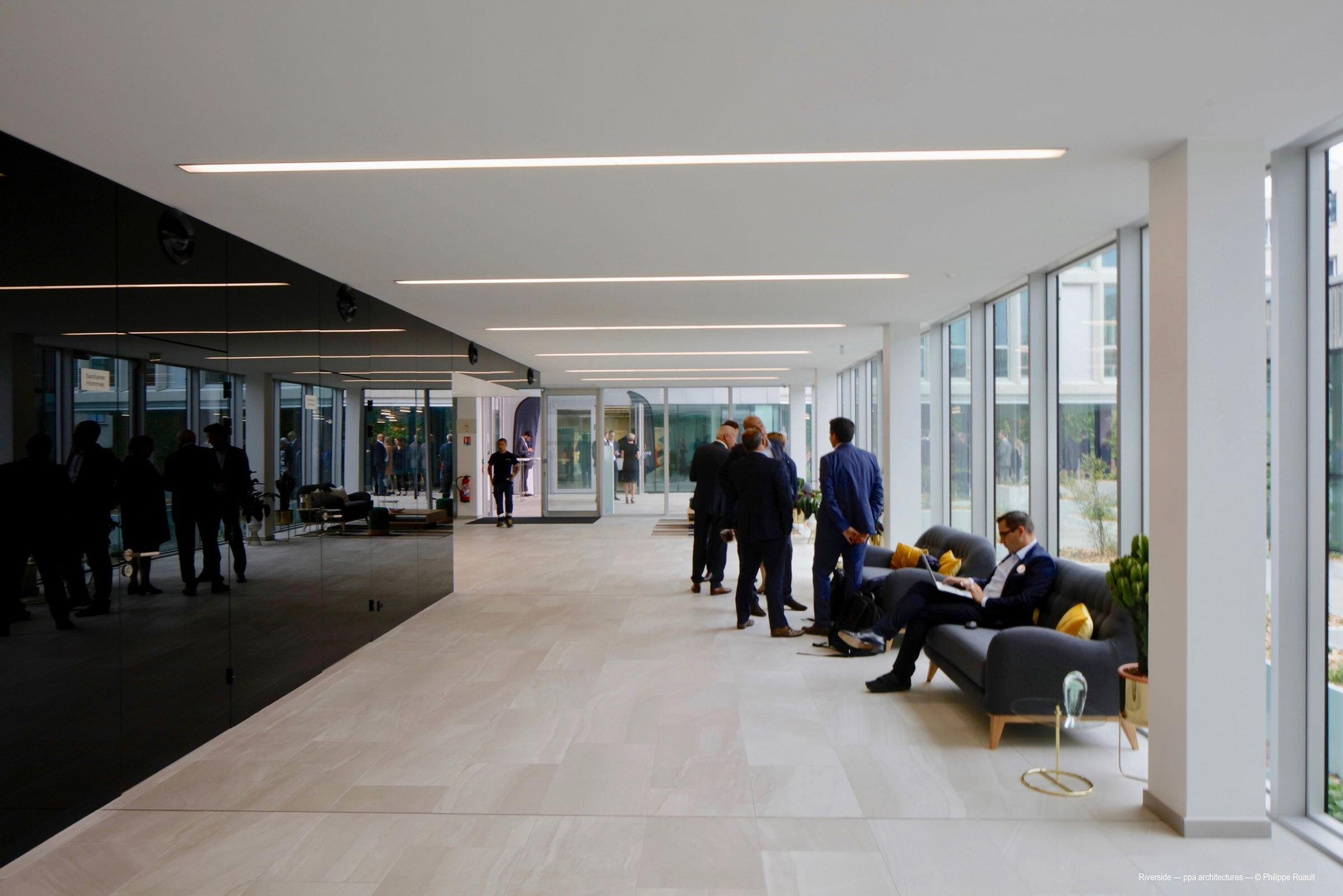 法国图卢兹“河畔”办公楼设计-22