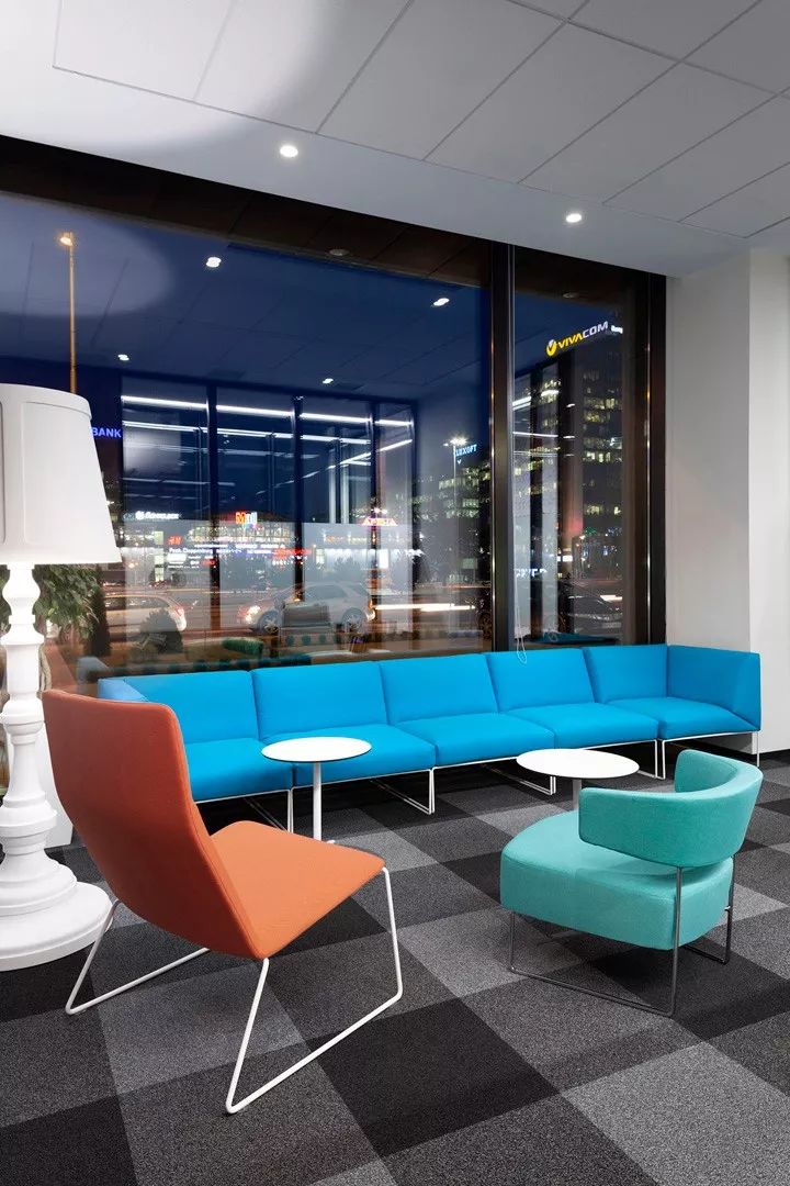 Stars Group 索非亚办公室 | 暗黑主题下的多元化空间设计-19