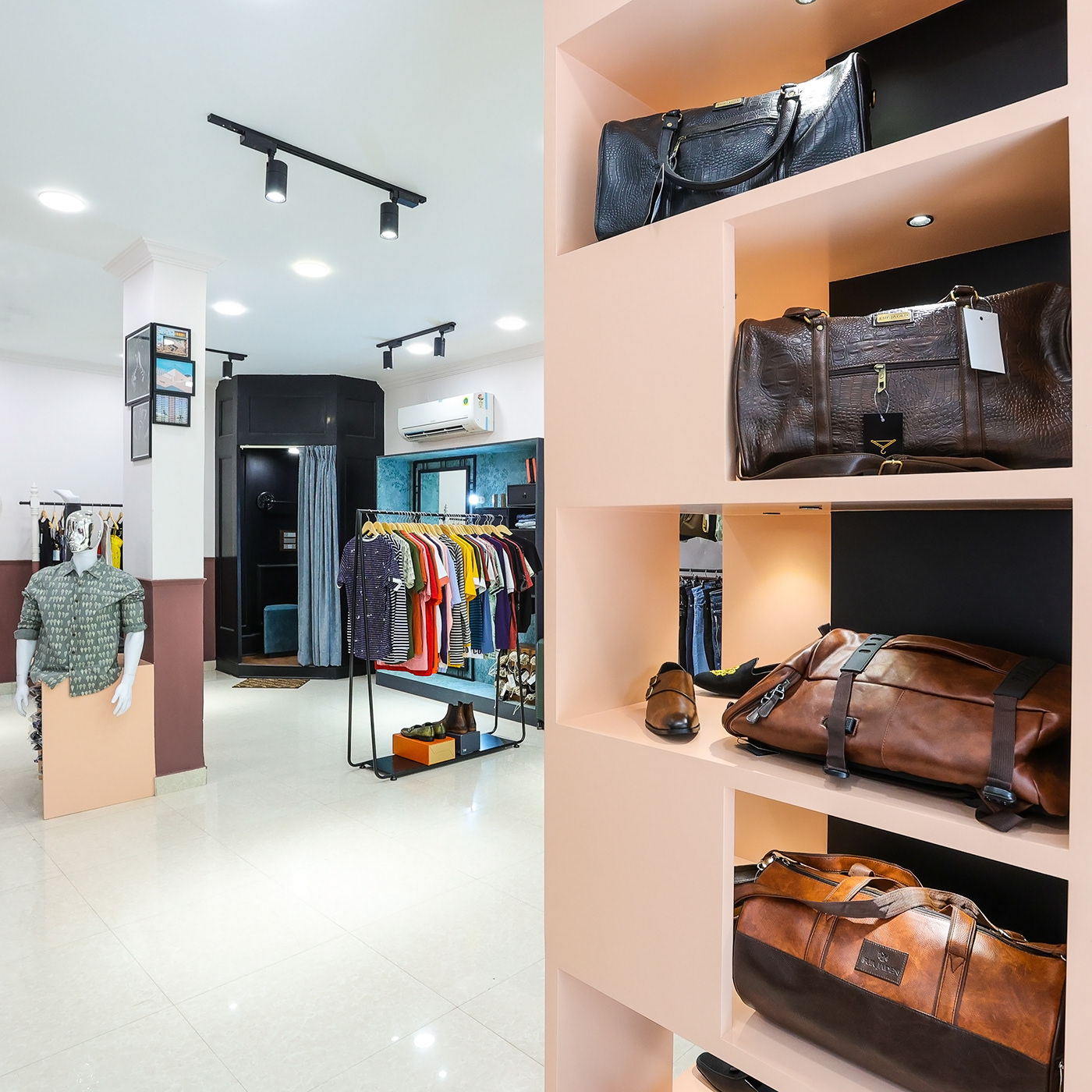 Anastasiya Gushchina丨服装店丨Shades | Store Interior-7