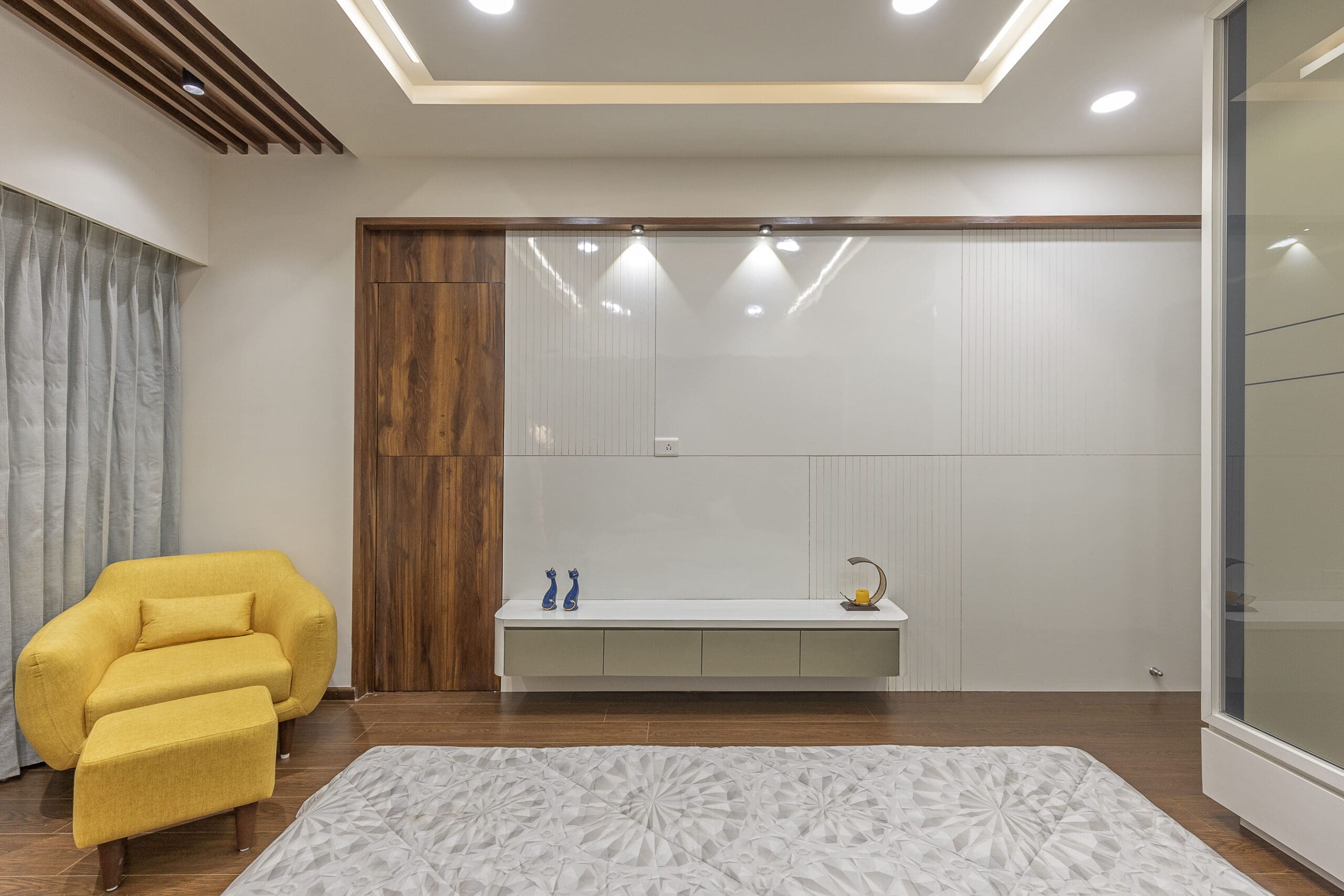 A 3 BHK Apartment Interior Design at Orchid Heaven by Montdor Interior | Montdor Interior-18