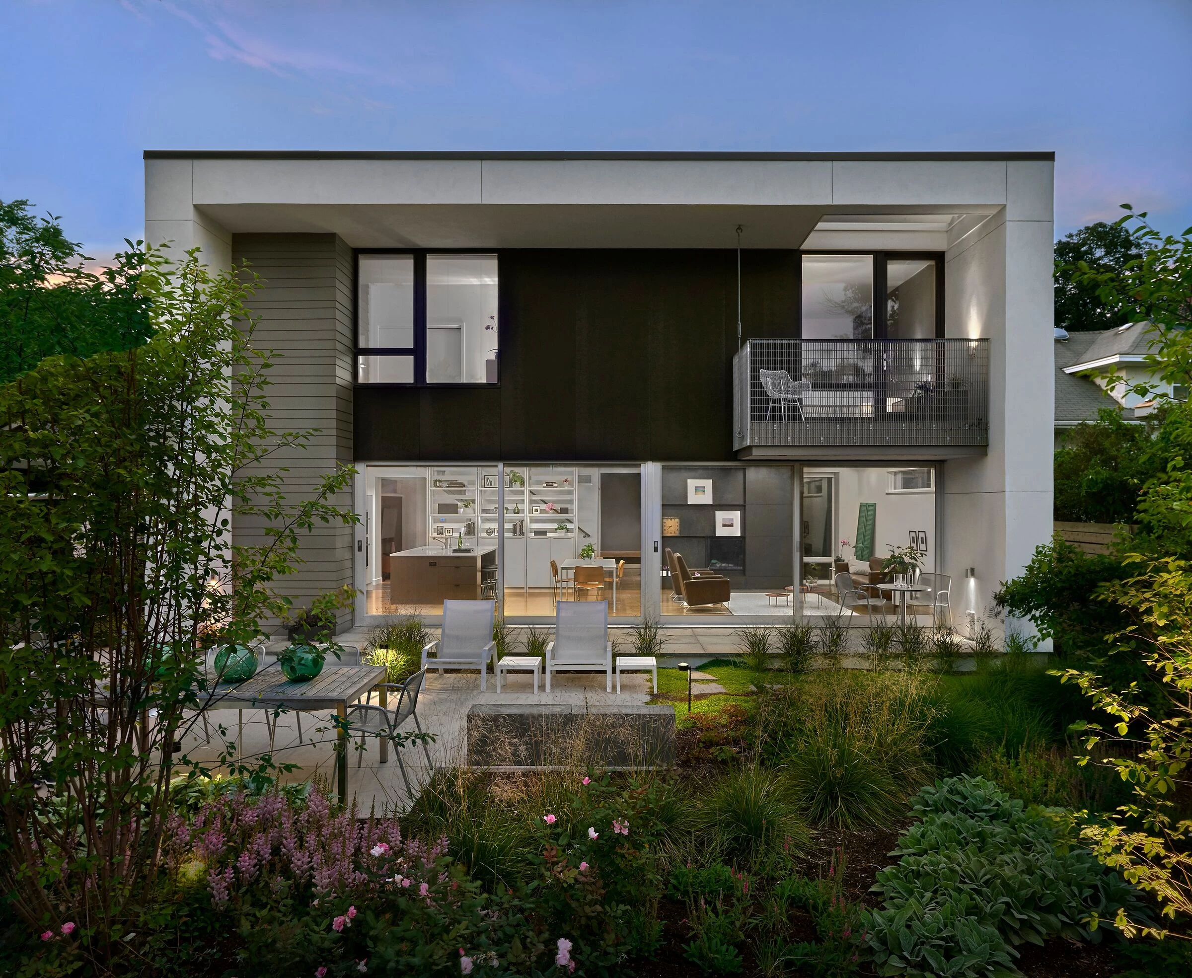 阳光绿意环绕的芝加哥北岸私人住宅-9