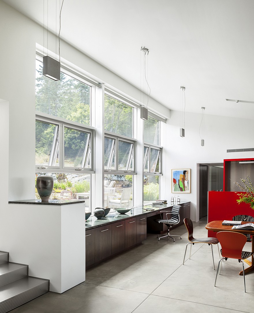 Maine Contemporary Retreat in a Scenic Cove Surrounding by a Dense Forest-11