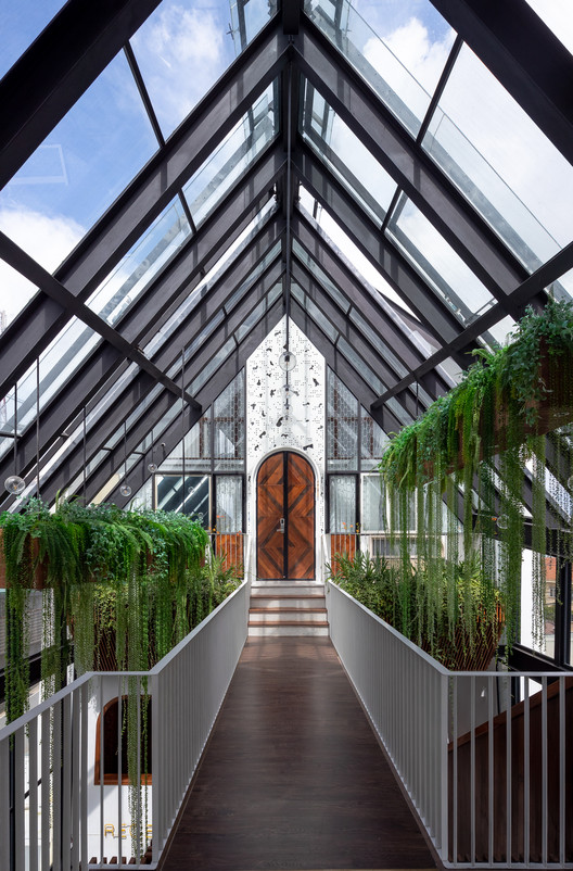 梦幻之地·越南岘港的白钢建筑民宿-22