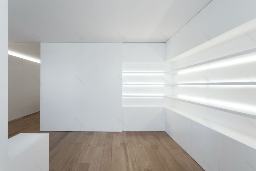 白漆润色,空间焕新——瓦伦西亚公寓设计-25