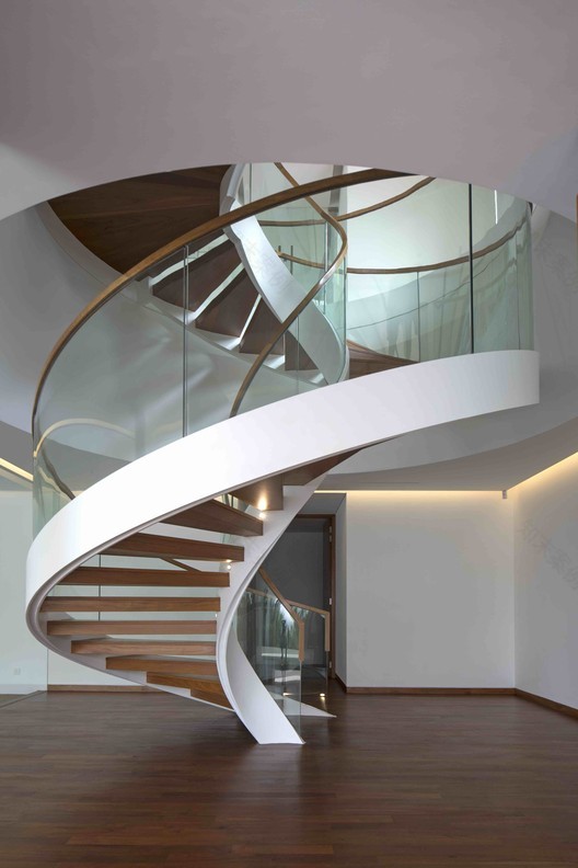 透视屋 · 新加坡绿色走廊中的白墙绿意-20