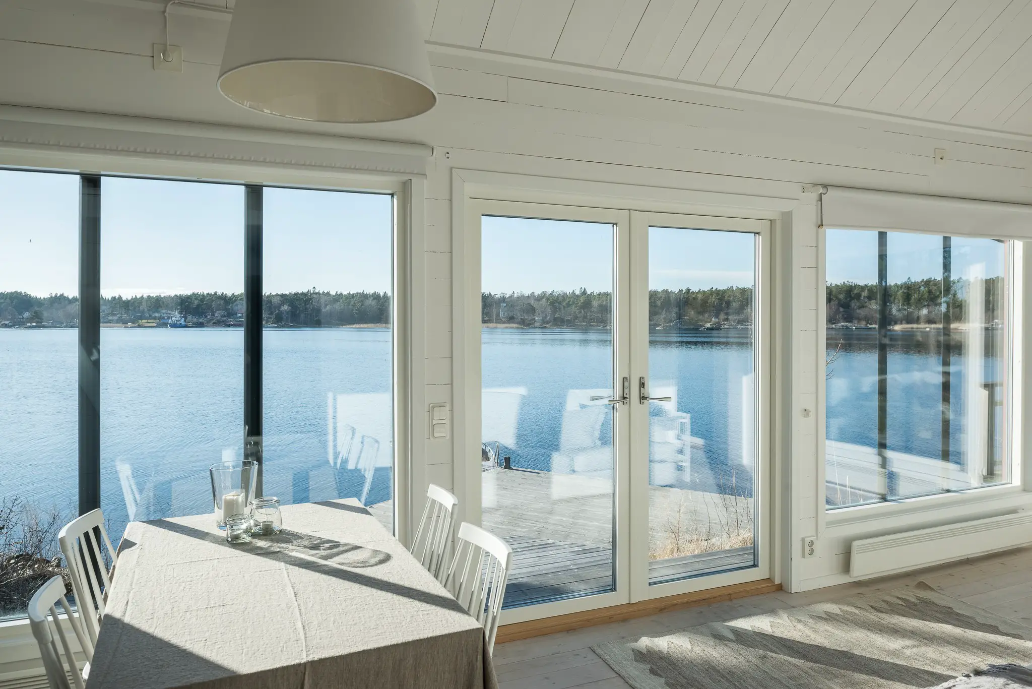 瑞典湖泊度假屋 | 梦幻般的水边度假胜地-4