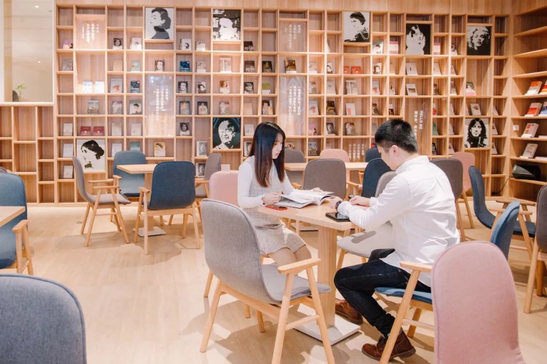 十点书店 | 新零售主题书店的沉浸式设计-46