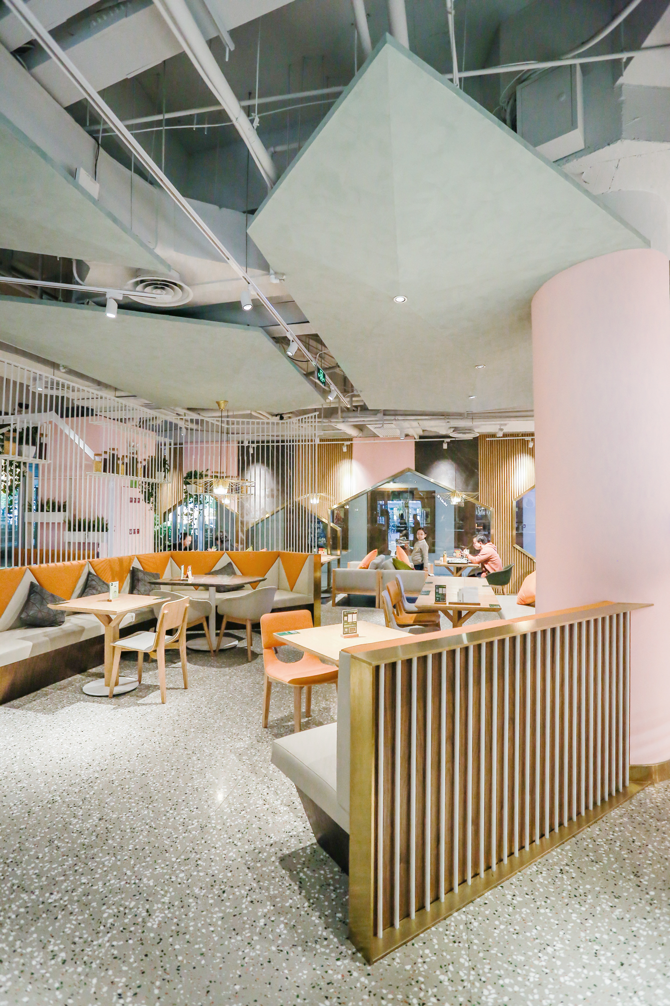 Eshine 粉色迷雾中的健康有机餐厅-9