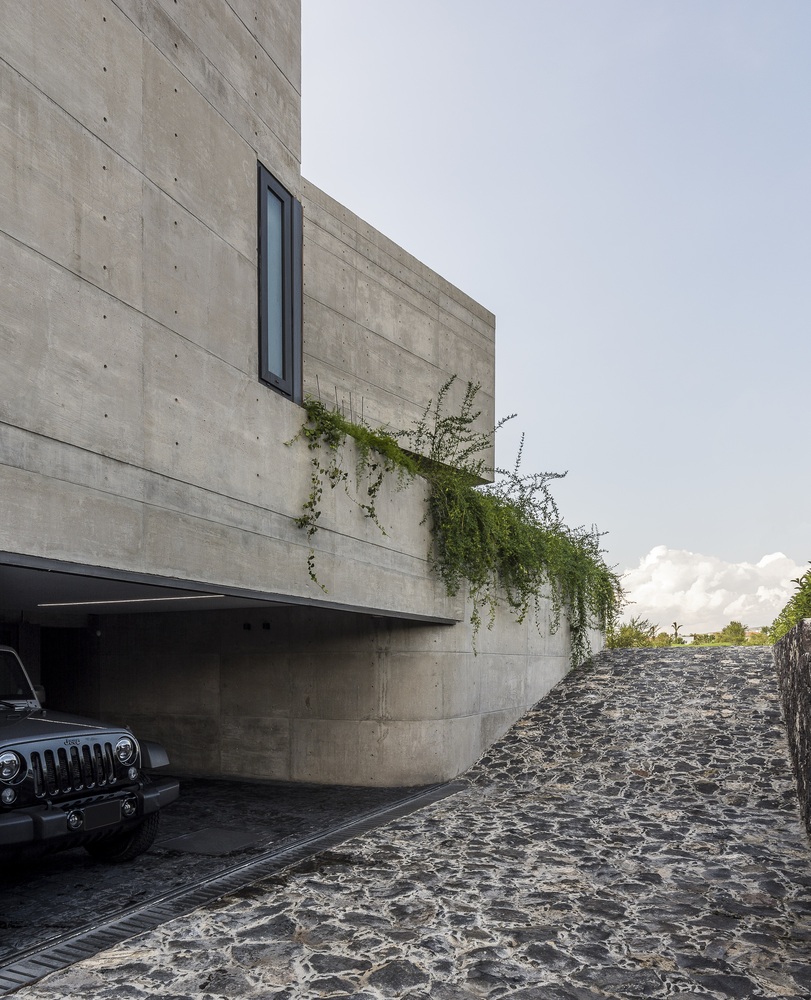 封闭社区内的内向型家居巨石——DeLunna House-25