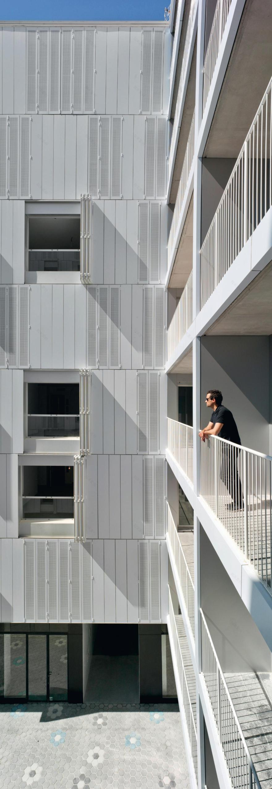 西班牙地震后重建的住宅楼 | 灵活适应每个居民需求-15