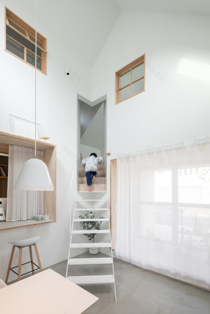 職住一体の建築家の自邸 ゆるやかに居場所をつなげ、仕事と生活の場をひとつに | Architecture | 100%LiFE-12