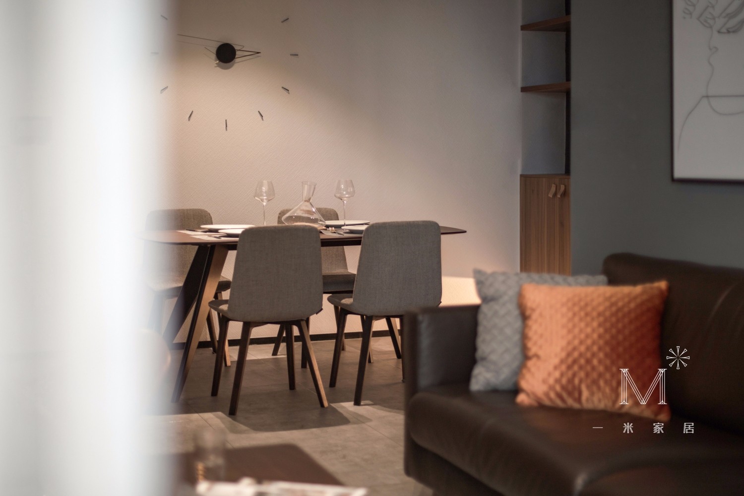 110m²现代极简住宅 | 金属与木质的简约艺术-10