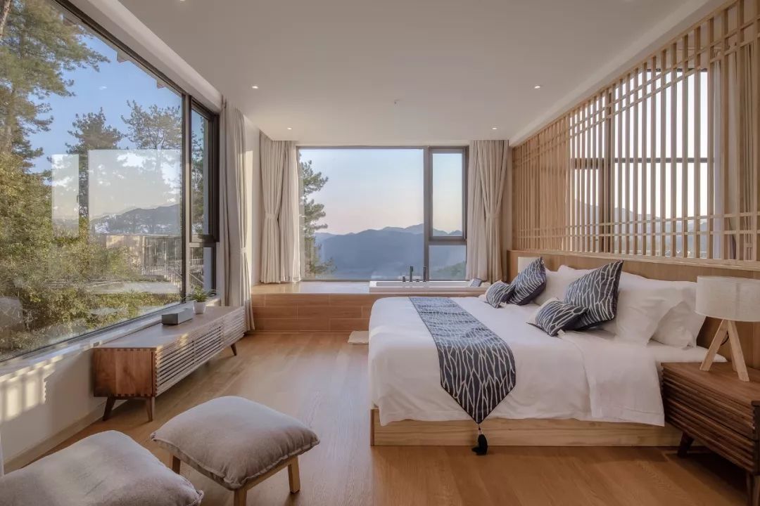 民宿设计，不论是重建或扩建、运用设计的加法或减法、还是采用在地材料，不仅能使荒废破旧的乡下老宅焕然一新，也能重塑一方水土。-74