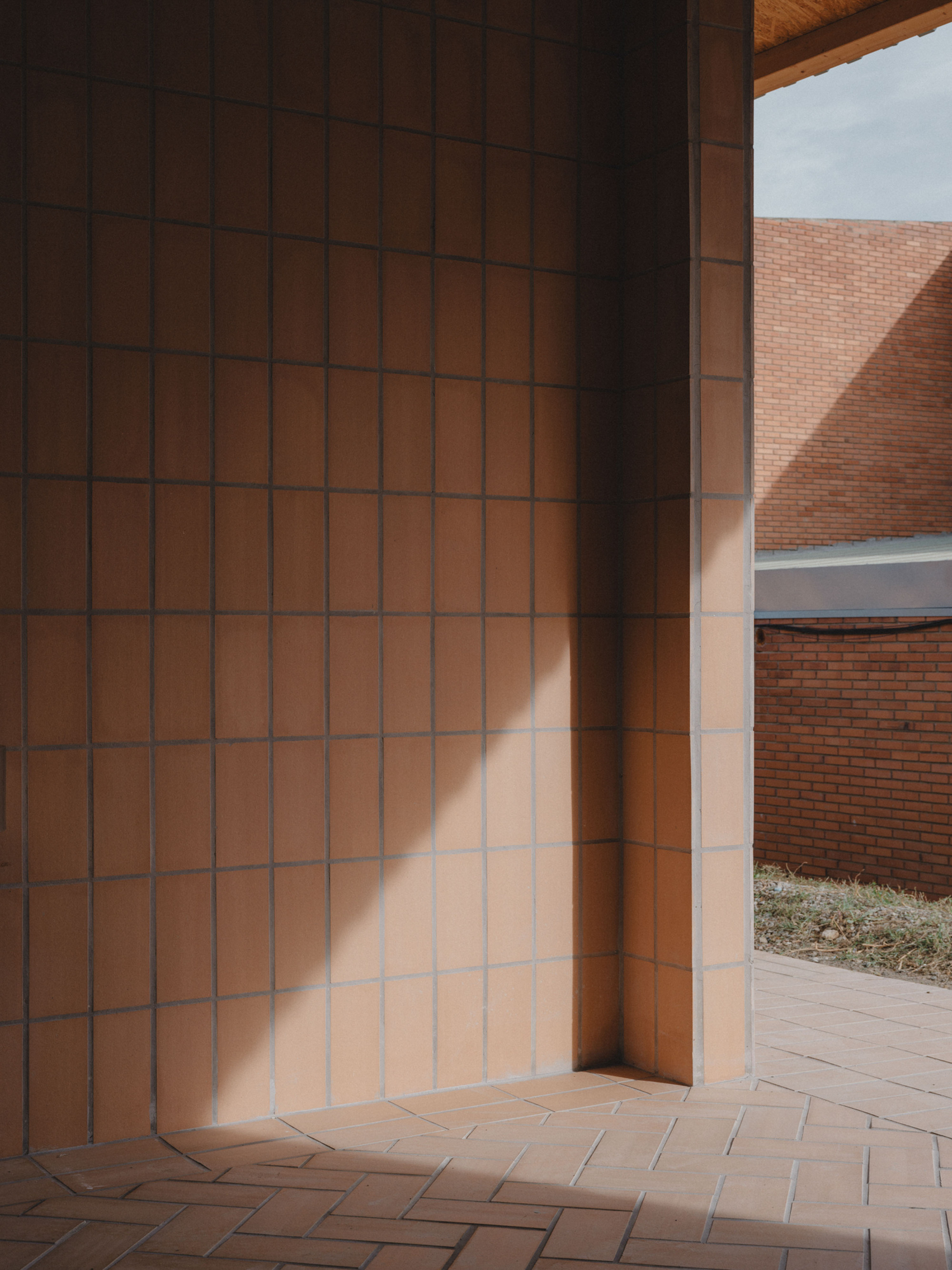 Ripoll - Changing Rooms and a Multi-Purpose Hall / MH.AP Studio + Sergi Serrat-13