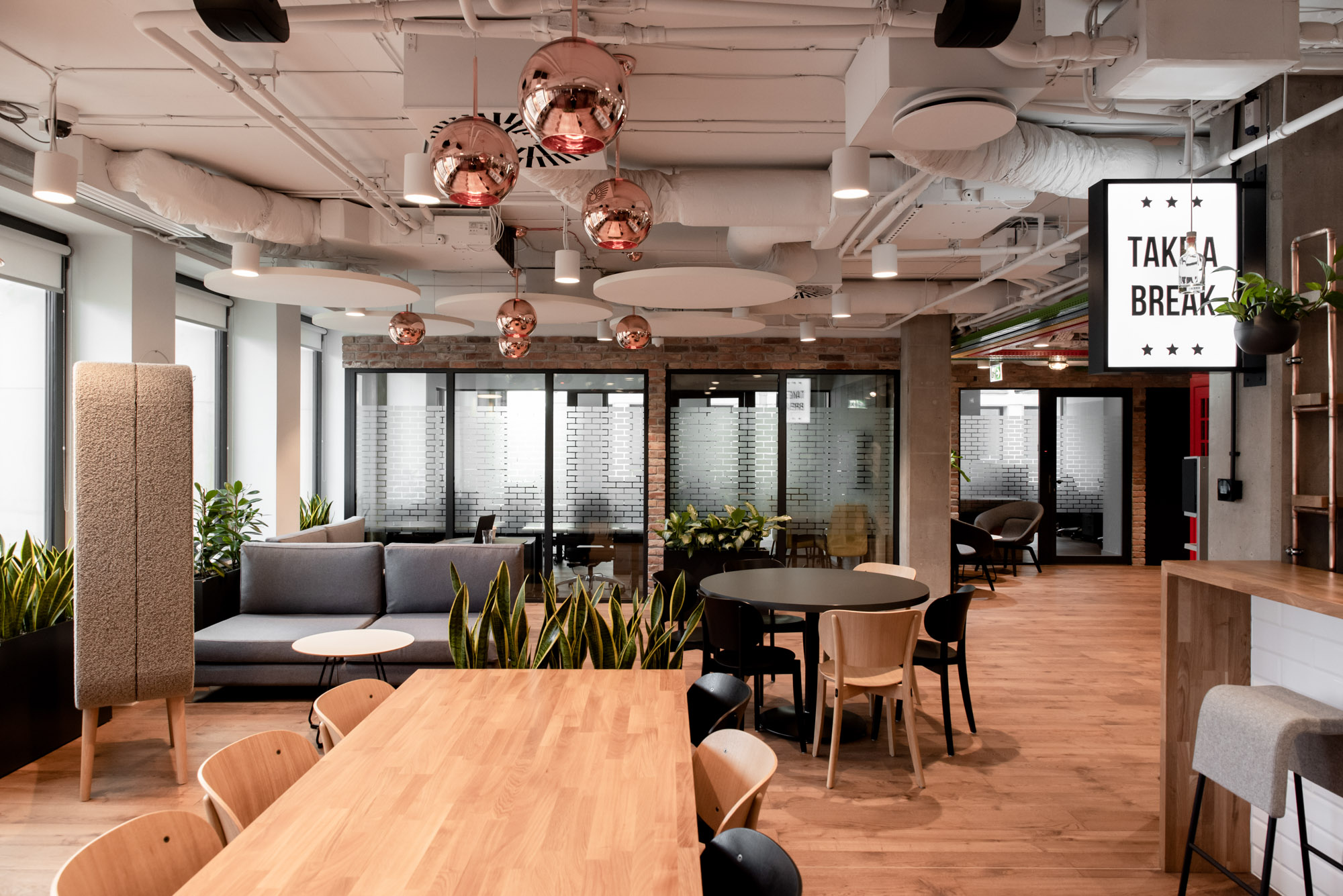 华沙中心地带的现代主义办公室设计丨波兰华沙丨mode:lina™-31