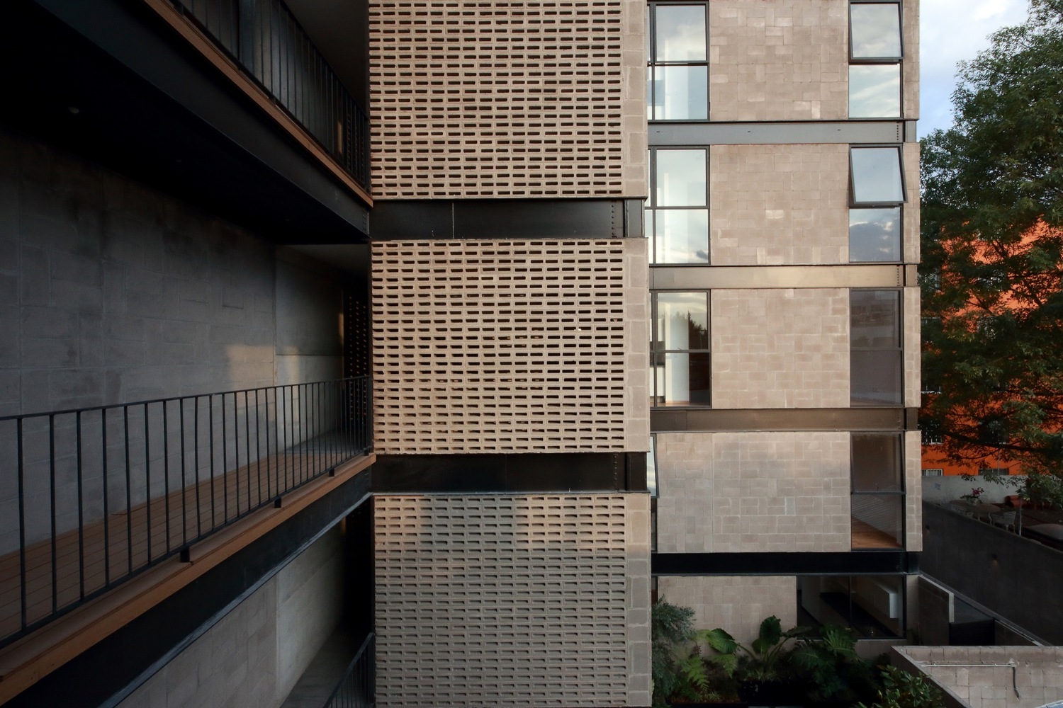 墨西哥 Escandón 社区的多功能公寓设计-60