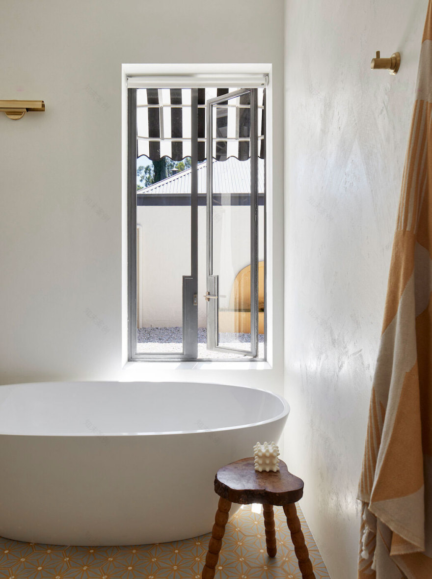 澳大利亚历史悠久的拜伦湾别墅现代内饰设计-6