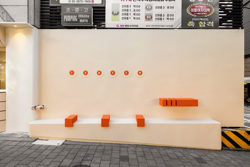 极简风格的咖啡厅室内设计-5