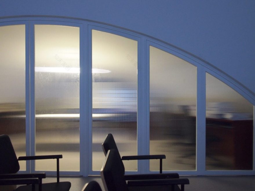 上海虹桥飞机库变招投大厅,光与玻璃砖的巧妙运用-35