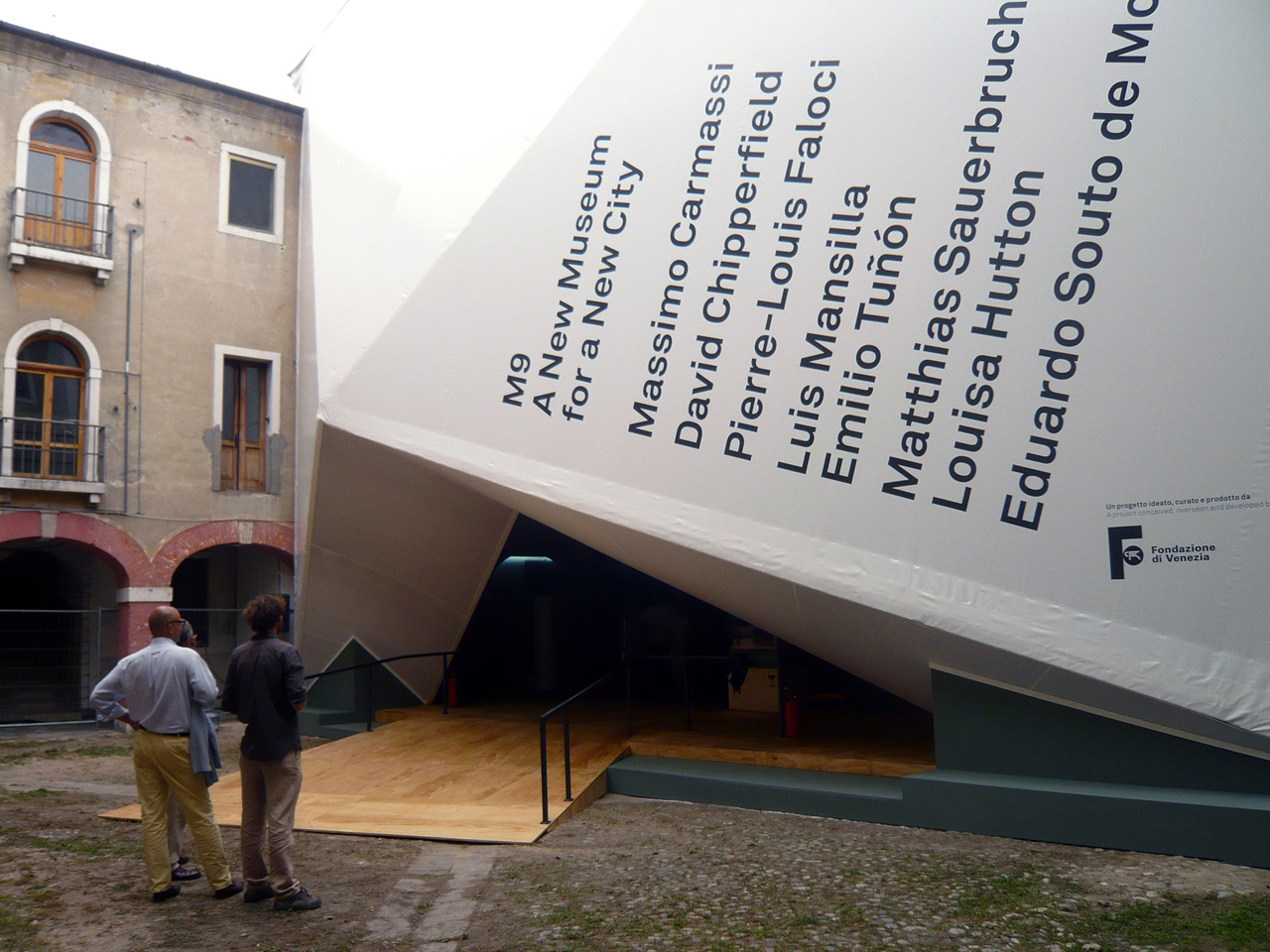  Temporary pavilion inside a cloister 
			-3