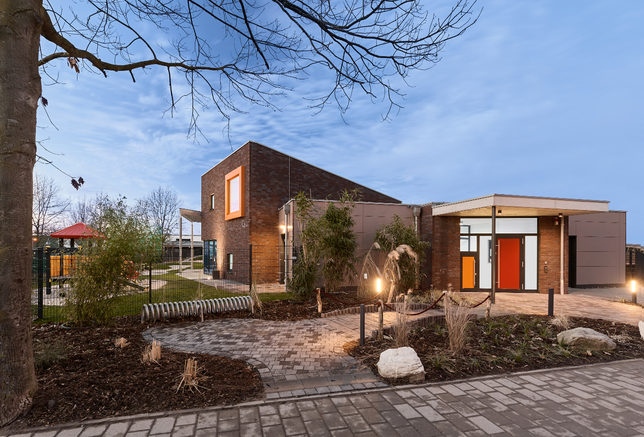 新苗圃为韦兹三组-0