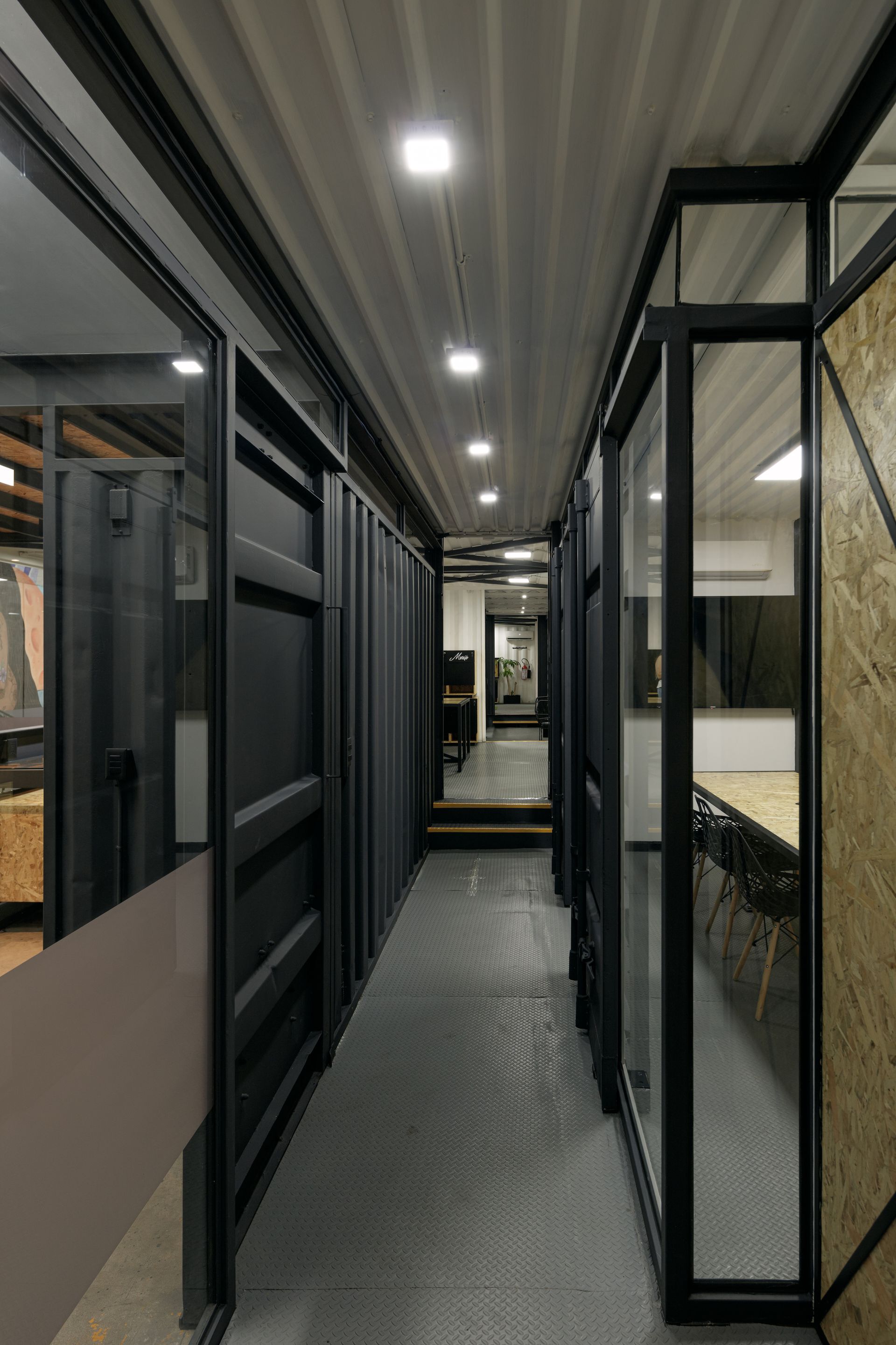 集装箱办公室丨墨西哥瓜达拉哈拉丨HOHarquitectura-25