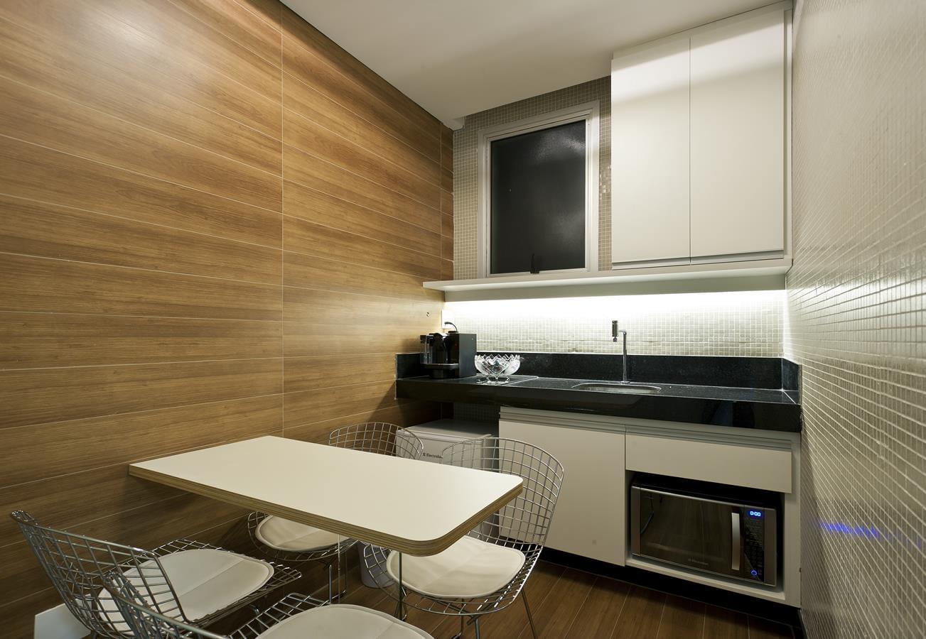 巴西律师事务所办公室翻新，融入垂直花园和环保设计-18