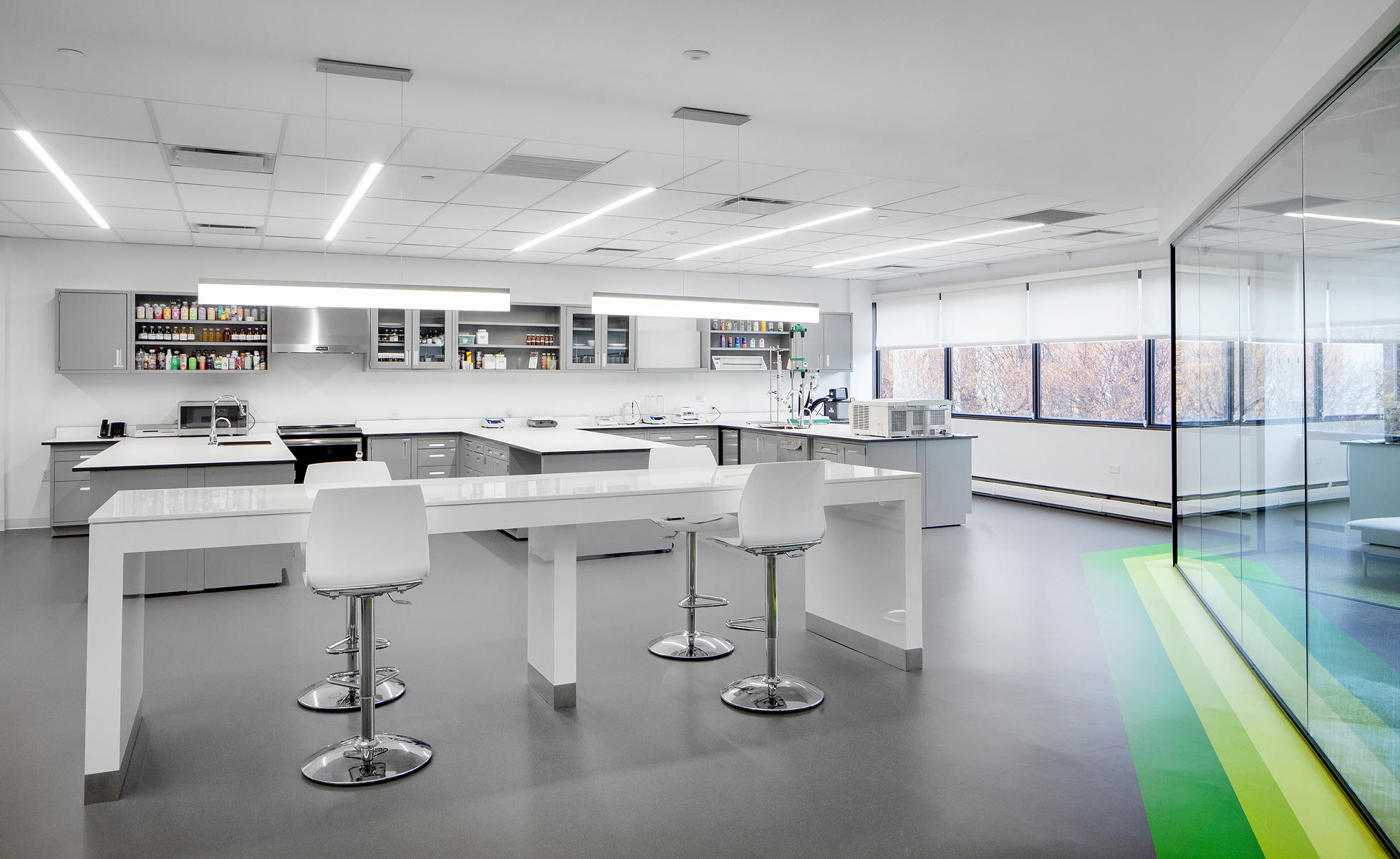 八角形建筑中的动态实验室与办公空间-12