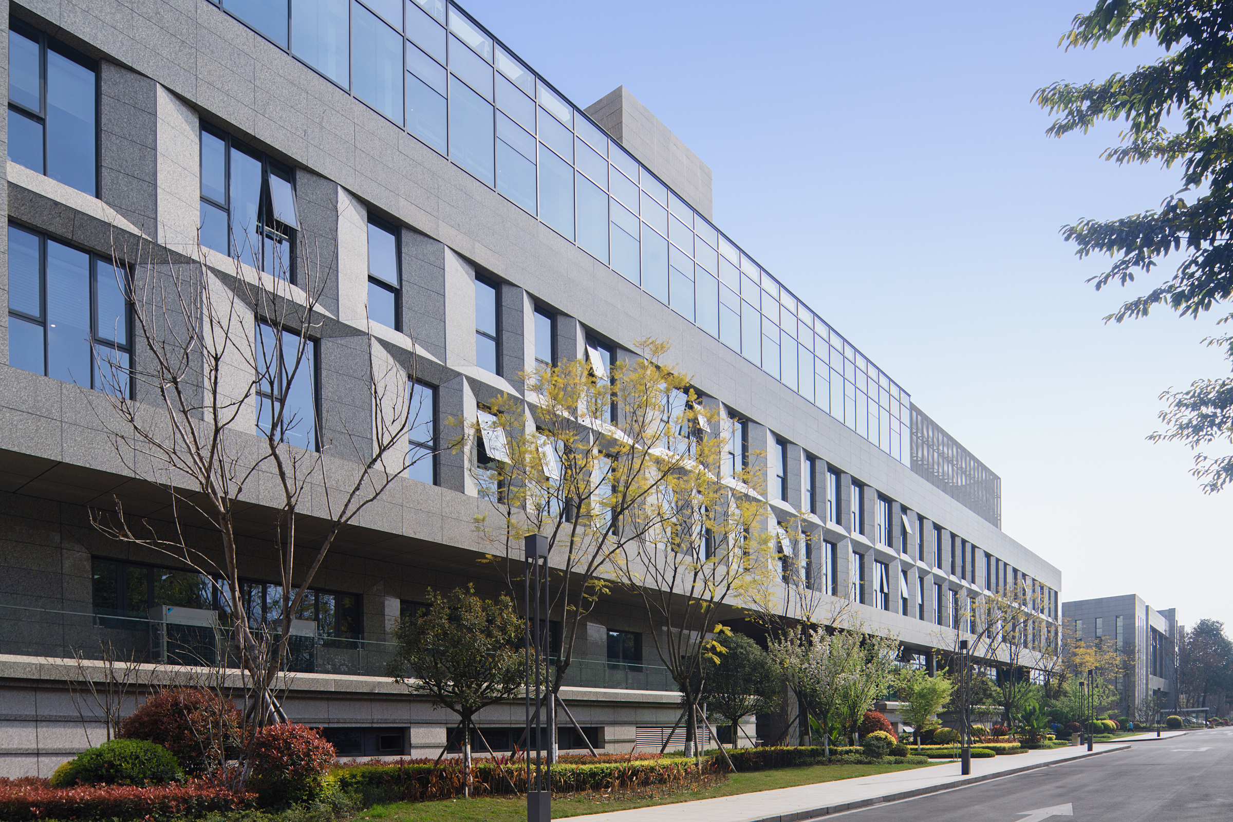 芯源系统三期生产研发大楼 / 四川省建筑设计研究院-9