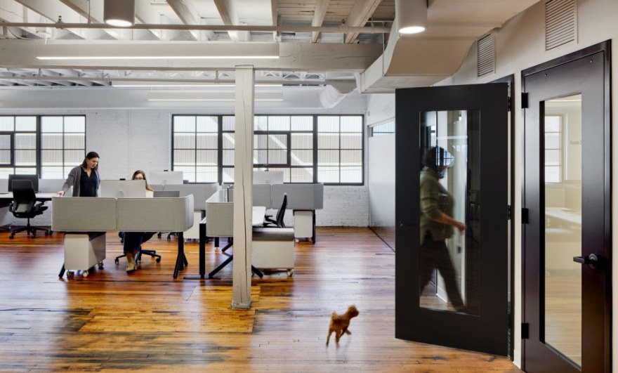 温馨如家的办公室设计 · Beehive 战略传播办公室丨美国丨Studio BV-18