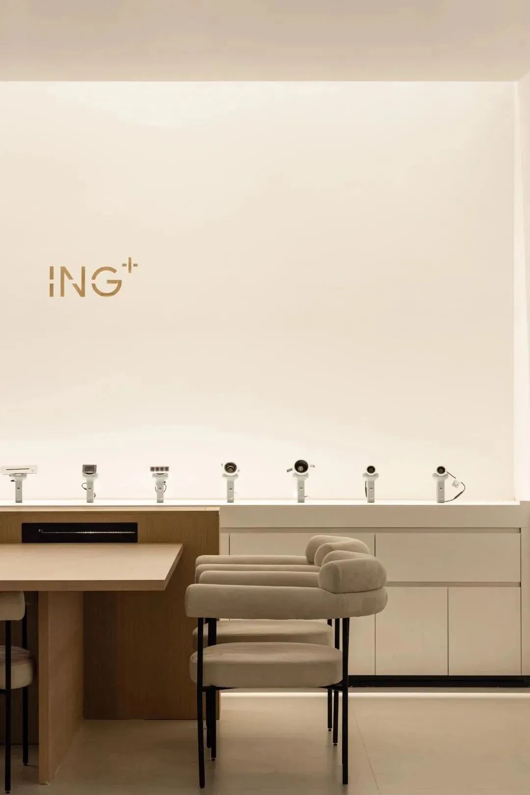 首发 x 本森空间设计 | 融合与展示：ULTRA奥卓斯&ING+照明联合展厅-38