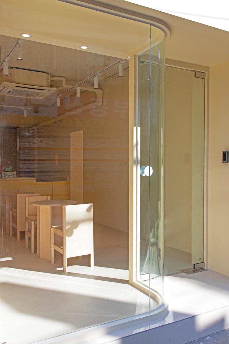 10 坪简约风咖啡厅，打造温馨空间-10